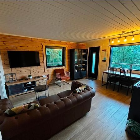 Gites Douillets : Chalet Sur Pilotis Houyet Bagian luar foto