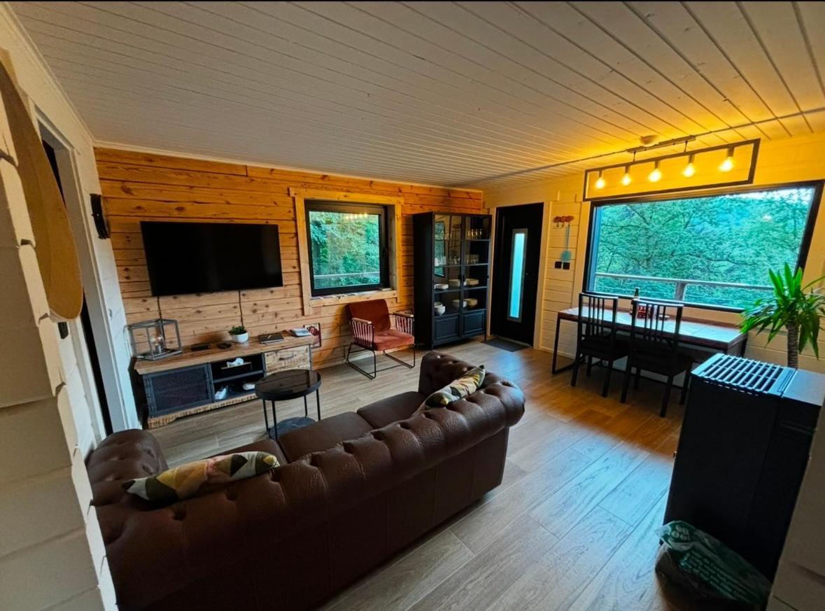 Gites Douillets : Chalet Sur Pilotis Houyet Bagian luar foto