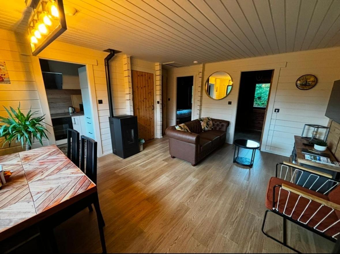 Gites Douillets : Chalet Sur Pilotis Houyet Bagian luar foto